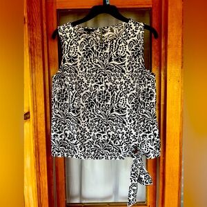 Talbots Sleeveless Shirt size Medium Petites Black and White